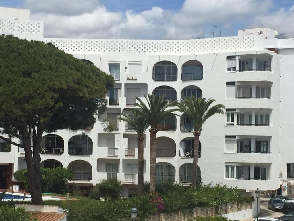 Edificio Verdemar - Stunning 1 Bed Apartment With Pool & Sea Views نيرخا المظهر الخارجي الصورة
