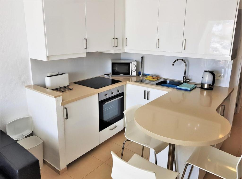 Edificio Verdemar - Stunning 1 Bed Apartment With Pool & Sea Views نيرخا المظهر الخارجي الصورة